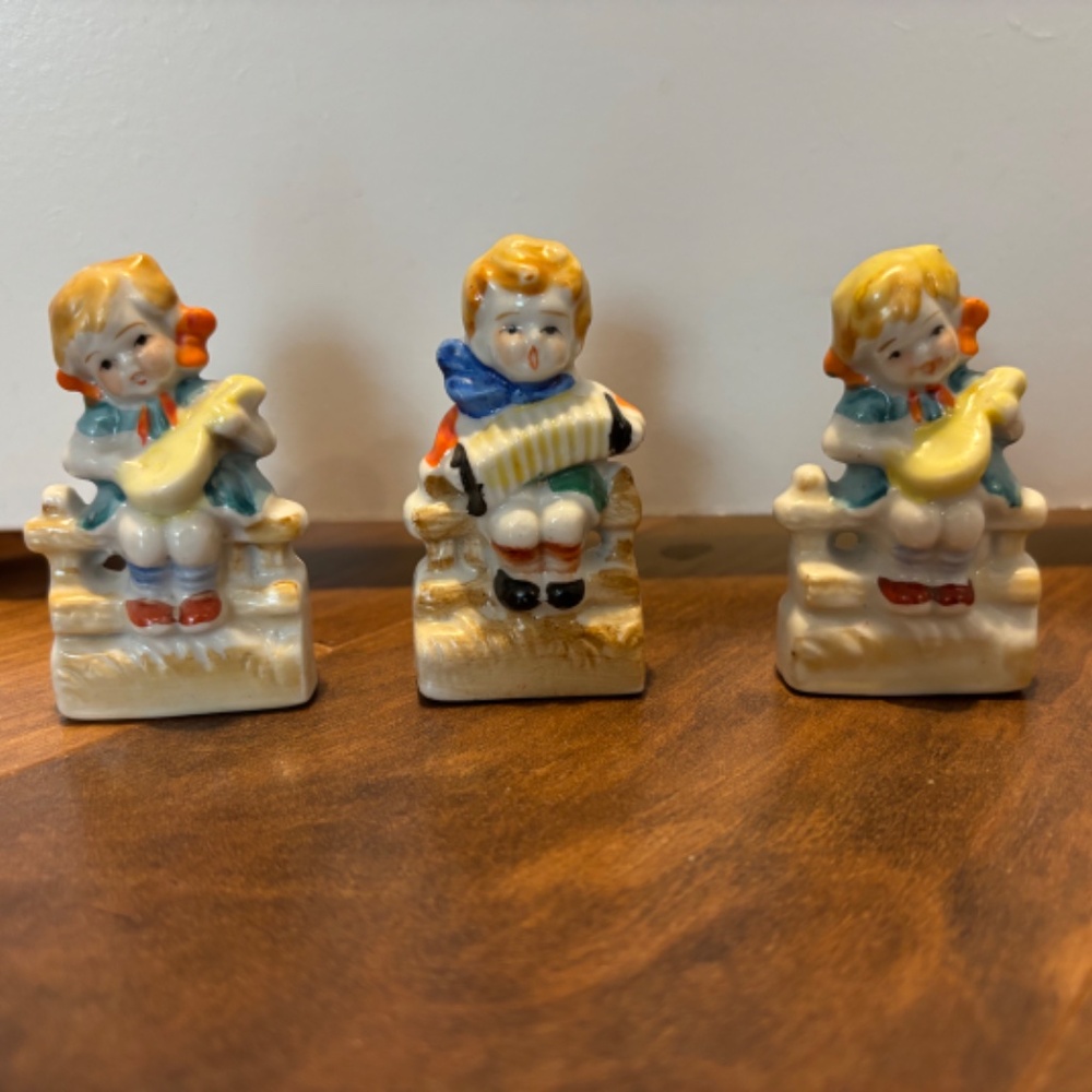 Lot 0f 3 Vintage boy/girl with accordion/mandolin Japan figurines